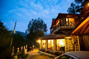  The Hive Cottage  Найнитал